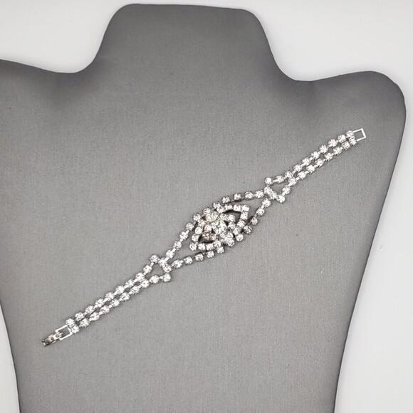 Vintage-Style Rhinestone Bracelet - Picture 7 of 7